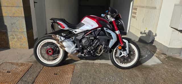 MV Agusta Brutale Dragster 800 RR