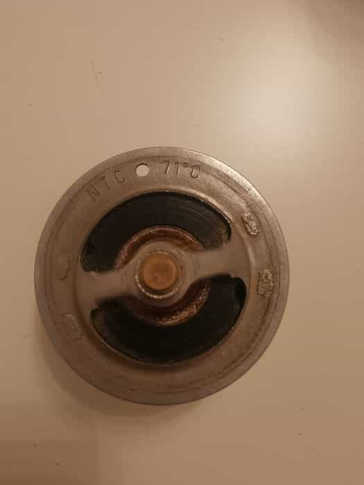 Termostat Yamaha yzf R6 an 2001