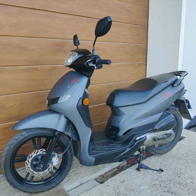 Scuter Peugeot Tweet RS 50 4T