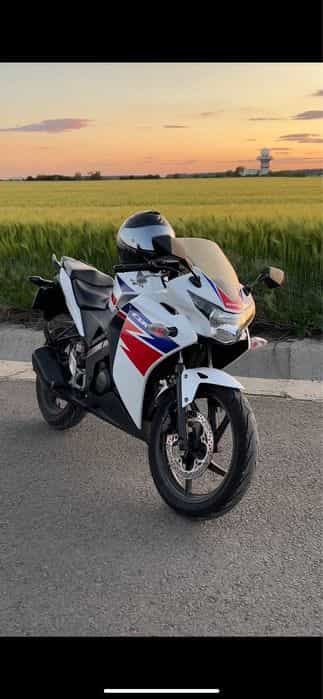 Honda cbr125r 2014