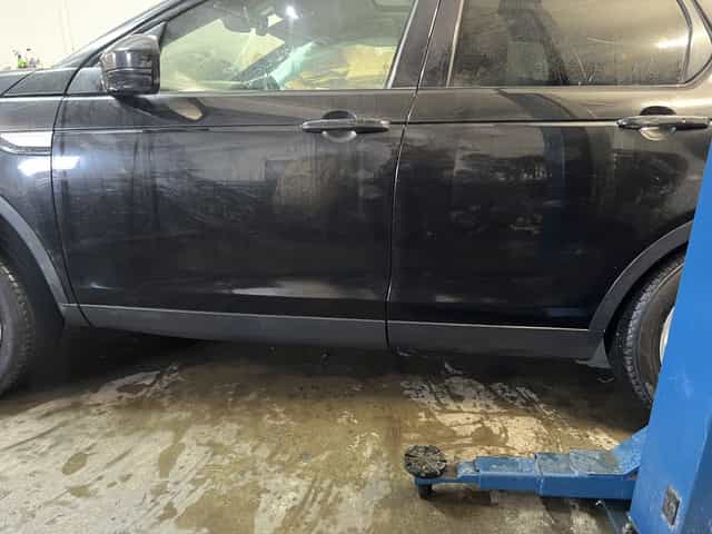 prag stanga plastic land rover discovery 2.0 motorina 2016