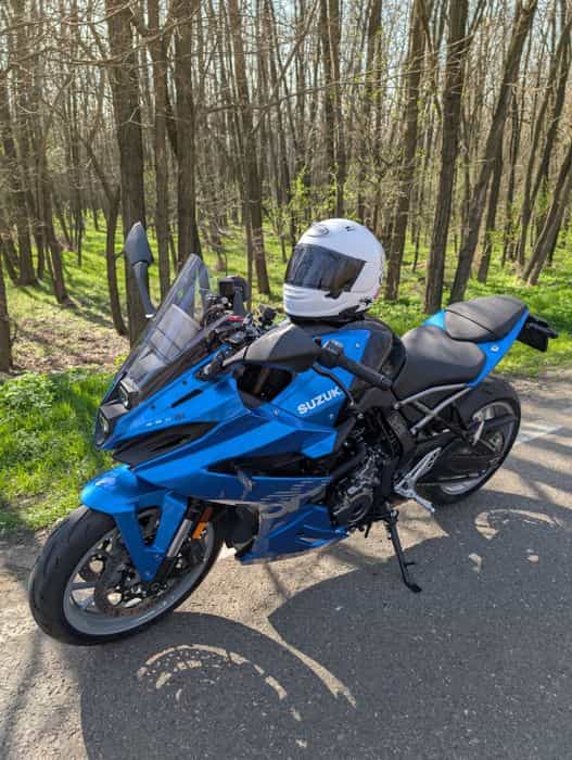 Vând Suzuki GSX-8R - 2024 - Garantie 2028