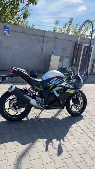 Kawasaki ninja 125 cc 2020
