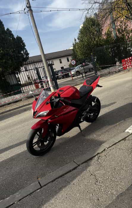 Yamaha yzf125+casca MT thunder4(cadou)