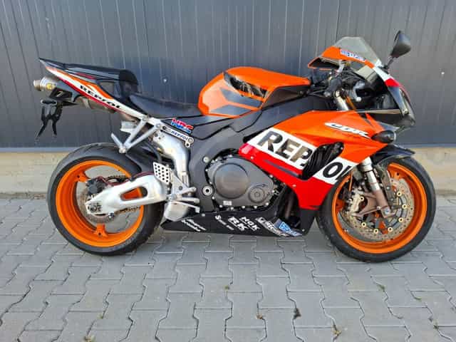 Moto M Parts Ploiesti Srl vinde Honda Cbr 1000 rr model 2007