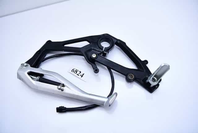 Scarita stanga cu suport  , schimbator de viteze si cric lateral