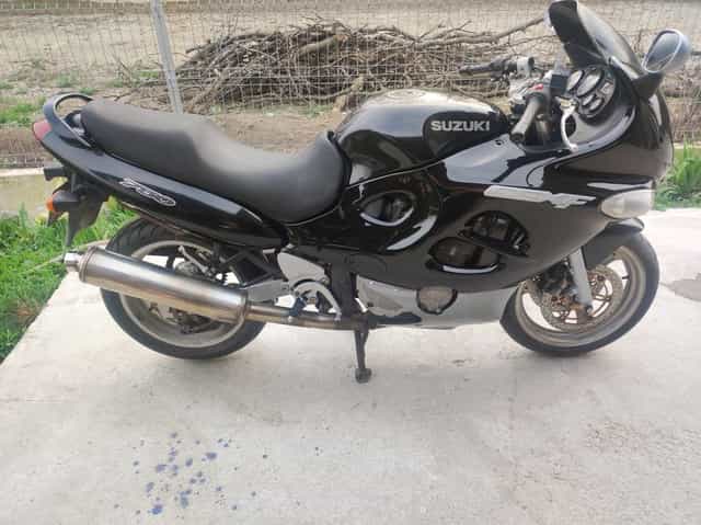 Vând/schimb Suzuki GSX 750 F