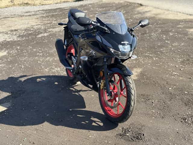 Vând motocicleta SUZUKI GSX-R 125cc   2023