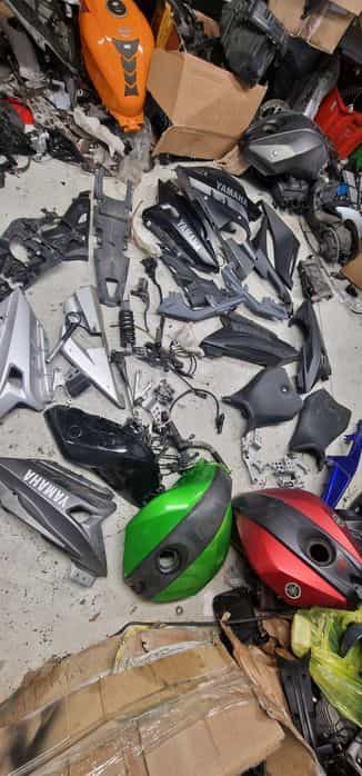 Carene YAMAHA YZF rR125  ,piese , codita , scarite  toba evacuare