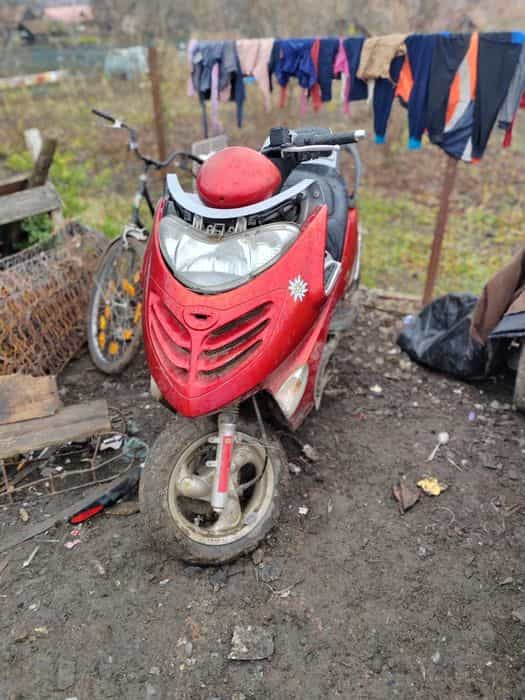 Vând scuter kimco 125 cc 4t