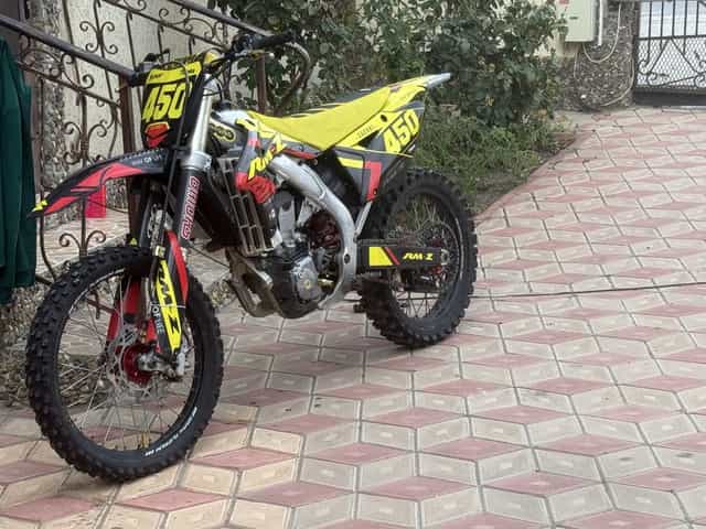 Suzuki RMZ 450 2018 enduro cross