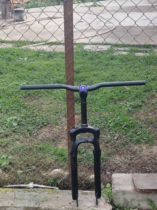 Vând pipa ghidon si furca