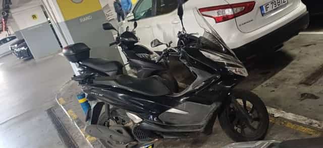 Honda PCX 125 (cel mai ieftin din Romania)