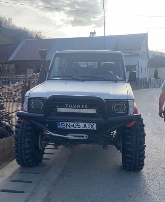 Toyota land cruiser lj 70