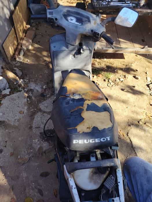 Vand scuter peugeot
