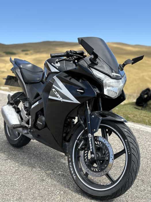 Vand Honda Cbr 125R 2012   (nu yamaha, ktm, aprilia, kawasaki)