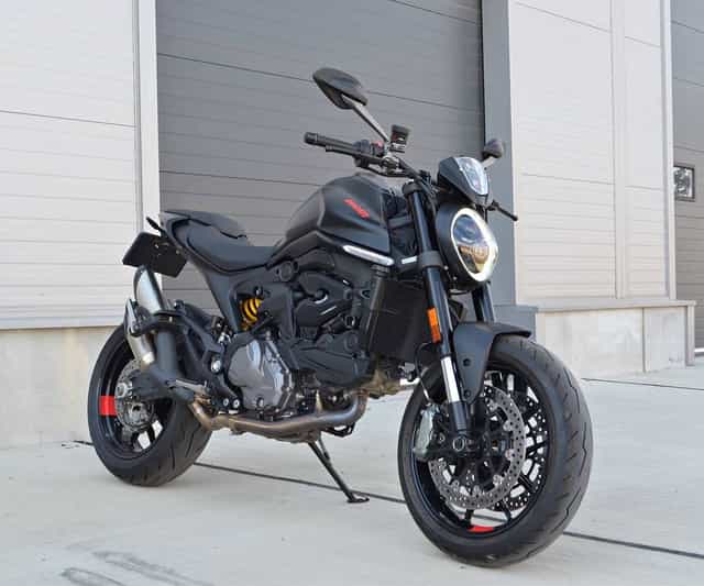 Ducati Monster 937+ 2022