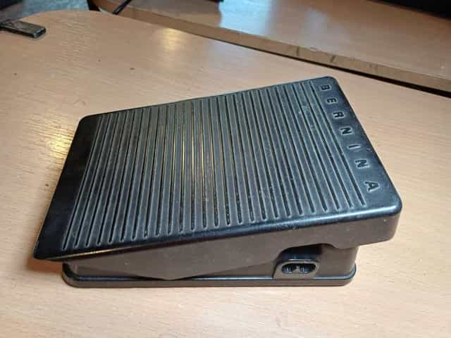 Pedala masina de cusut originala BERNINA  HUSQVARNA YDK