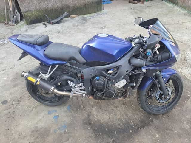 Vând piese yamaha r6 2004