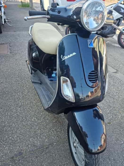 Scuter Vespa LX 50 ,2 T