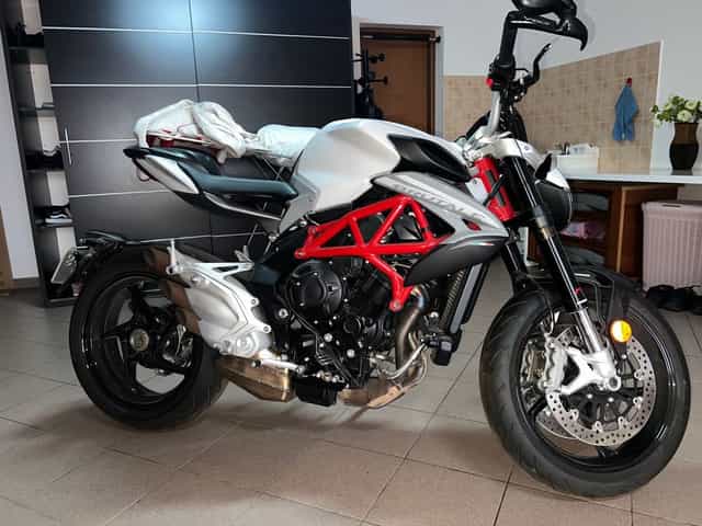 MV Agusta Brutale 800