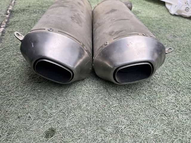 Vand evacuare dubla Ducati