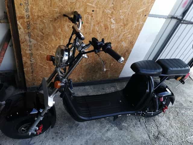 Scuter electric cu acte