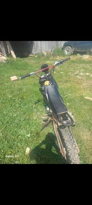 De vanzare cross și scuter