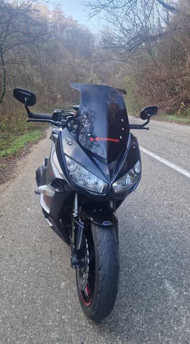 Vând Kawasaki z1000sx în stare buna pret 6500 euro neg