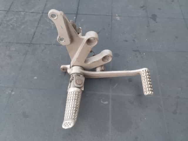 Scăriță dreapta completa pentru Suzuki Gsxr 600-750 model 2001-2003