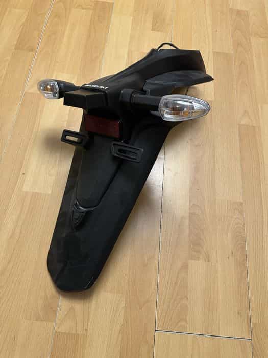 Aparatoare ploaie suzuki GSX R 125 suport numar