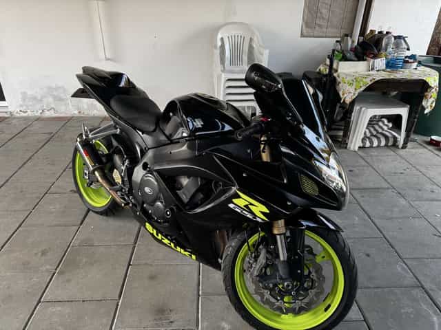 Suzuki GSXR 600 K7(nu r6, zx6r)