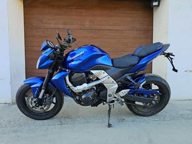 Kawasaki Z750 cu ABS,an 2010, evacuare eXan, șa custom