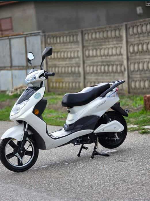 Vând Scuter Electric  WARRIOR Z-TECH ZT-27, fara permis