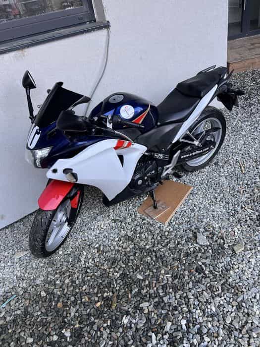 De vanzare Honda CBR 250R