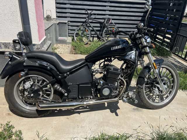 Motocicleta Leonart 125CC