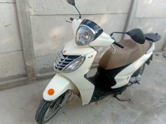 Vând scuter malaguti
