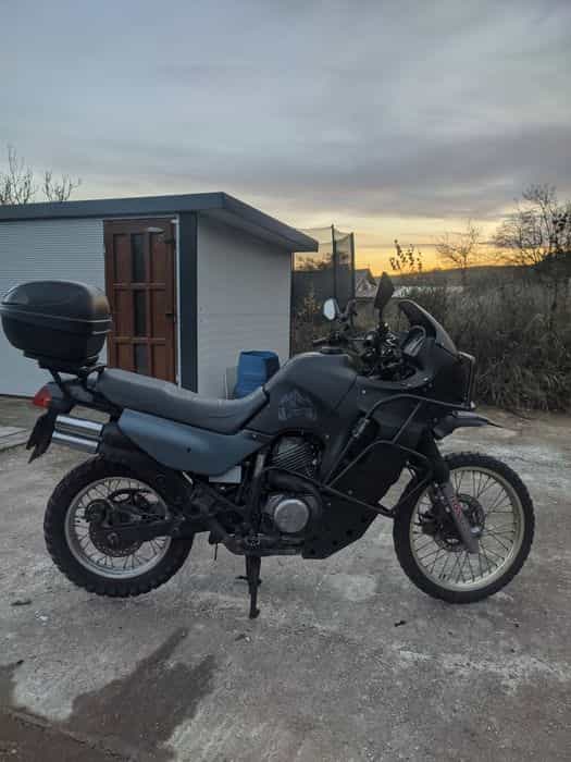 Honda Transalp xl600( Motocicleta Touring, enduro)