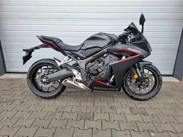 Moto M Parts Ploiesti vinde Honda Cbr 650 r model 2024 e-clutch. 35 kw