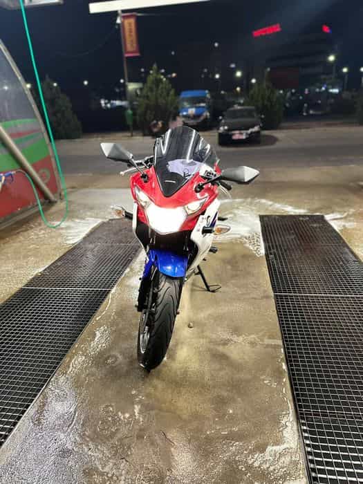 Vând Honda CBR 125 R, 2011, 49.700 KM, 2.300 euro negociabil