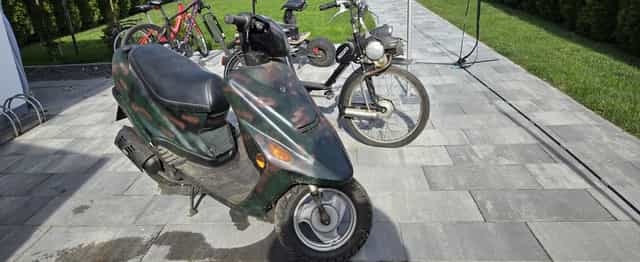 de vânzare scuter și bicicleta cu motor