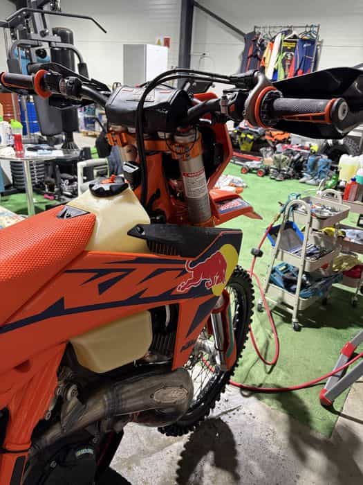 Ca nouă !!Ktm 300 Exc Tbi model 2024 Six days