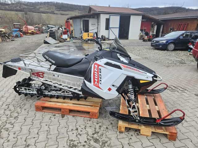 Snowmobil Polaris RMK 800