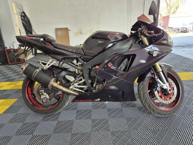 Vând sau schimb Yamaha R1 Race
