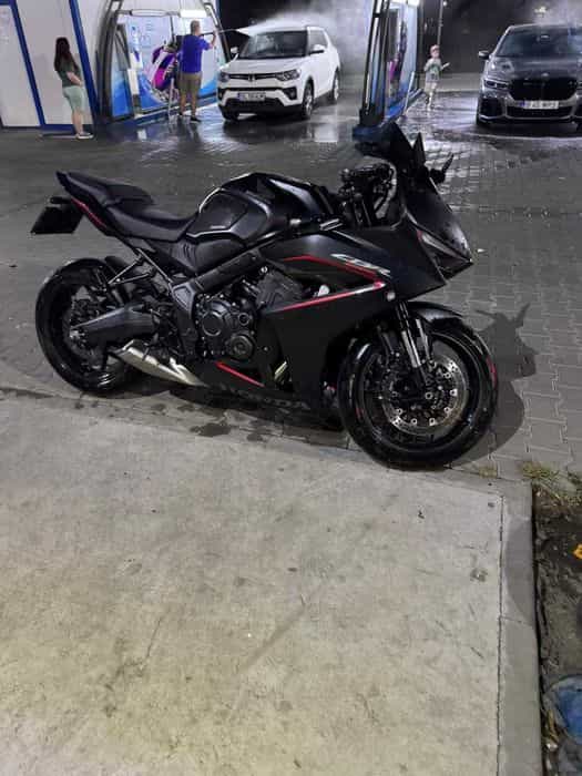 Honda CBR650R 2024