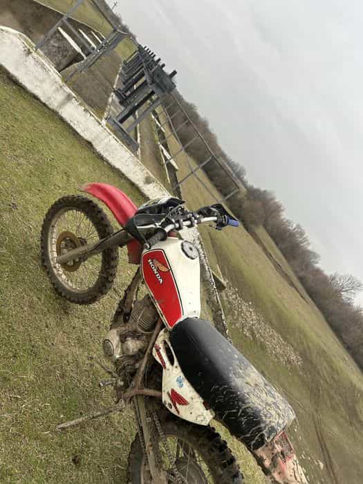 vand 2 motoare cross si scuter