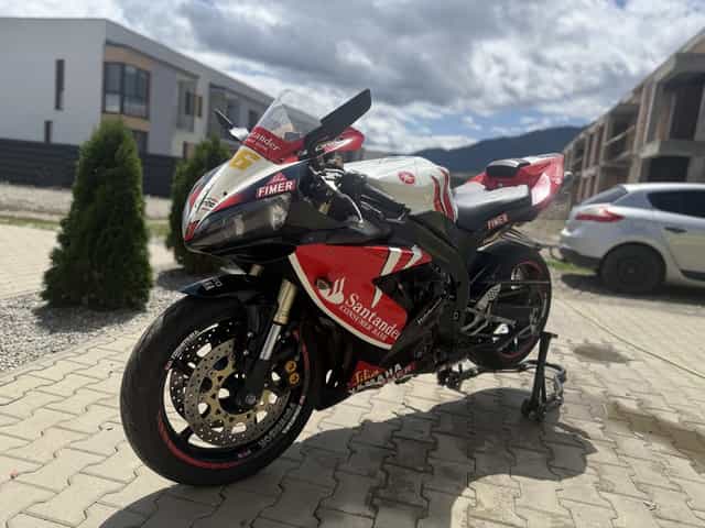Yamaha R1 2005 model deosebit