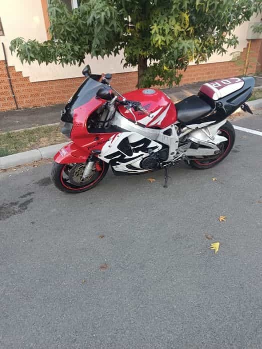 Honda CBR 900 RR