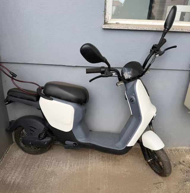 Vând scuter electric Eco cu pedale