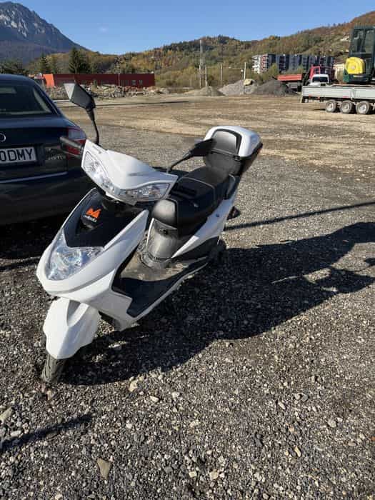 Vand scuter electric